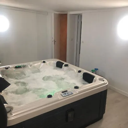 Daire Jacuzzi Privatif